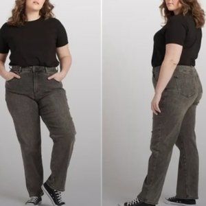 Universal Standard Black Straight Leg Jeans